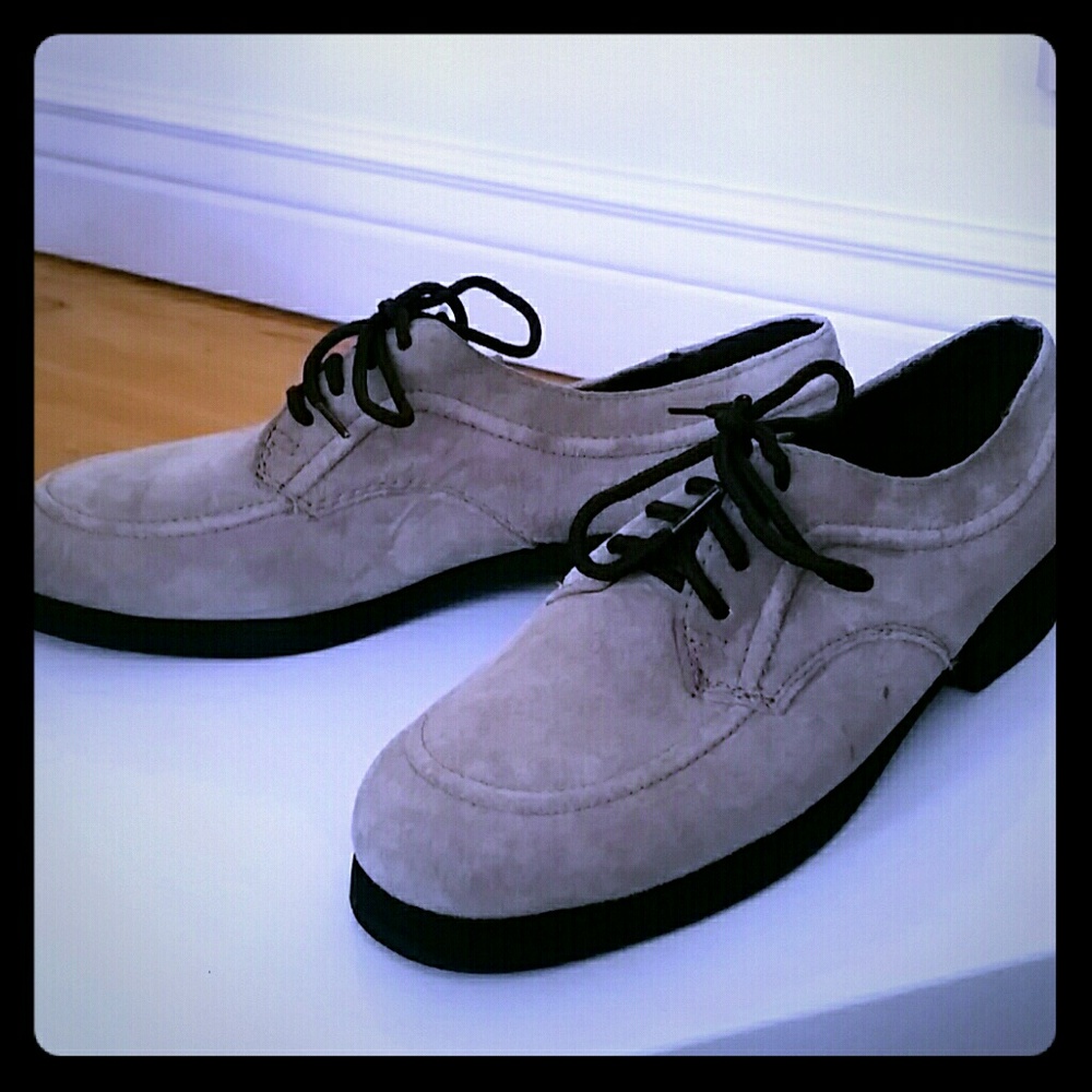 Esny faux suede Oxford shoe.